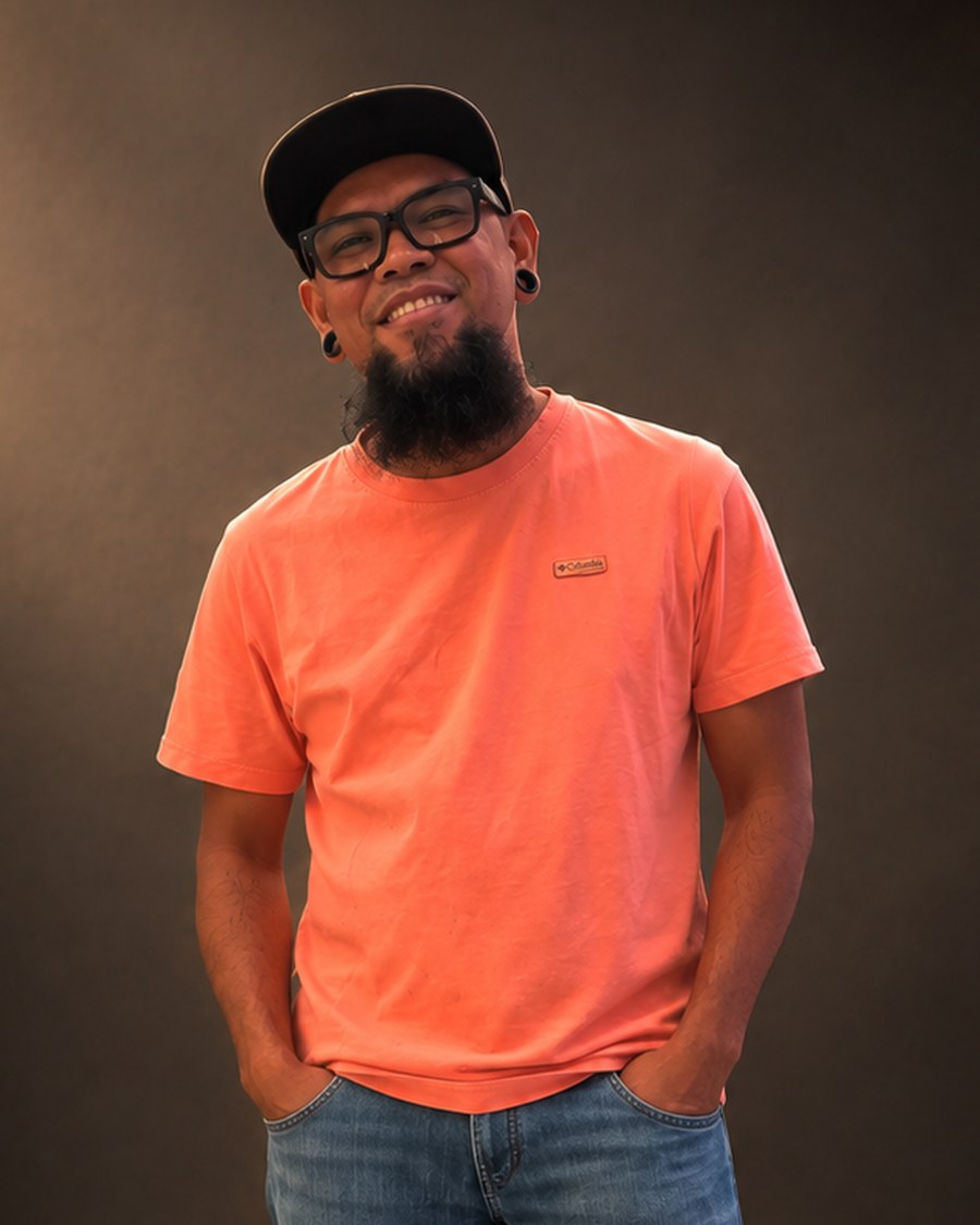 Portrait of Nathan Guanti&ntilde;as, tattoo artist and painter